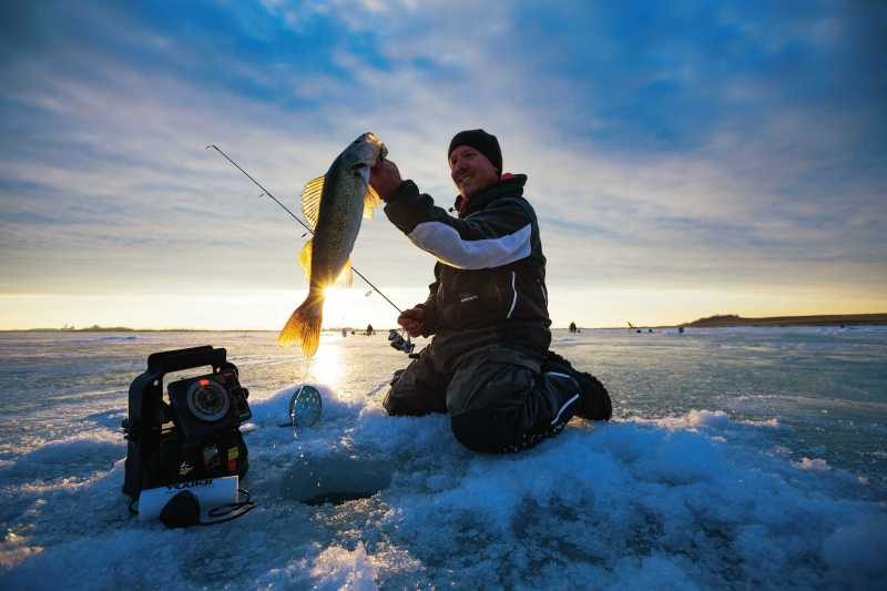 Рыбоохрана напоминает о правилах безопасности на льду для любителей зимней рыбалки