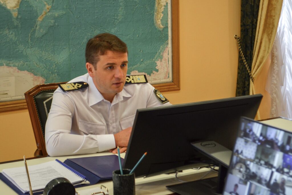 Глава Росрыболовства провел оперативный штаб по вопросам организации промысла по всем бассейнам РФ и за пределами национальных вод