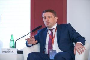 Илья Шестаков: Для обеспечения внутреннего рынка качественной рыбной продукцией необходимо строить рефрижераторный и научно-исследовательский флот