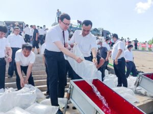 Россия и Китай продолжают совместную работу по восполнению запасов осетровых в пограничных водах реки Амур