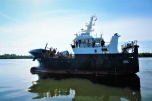 Прибрежному флоту готовится пополнение: первый современный отечественный малый траулер-сейнер вышел на ходовые испытания в Балтийское море