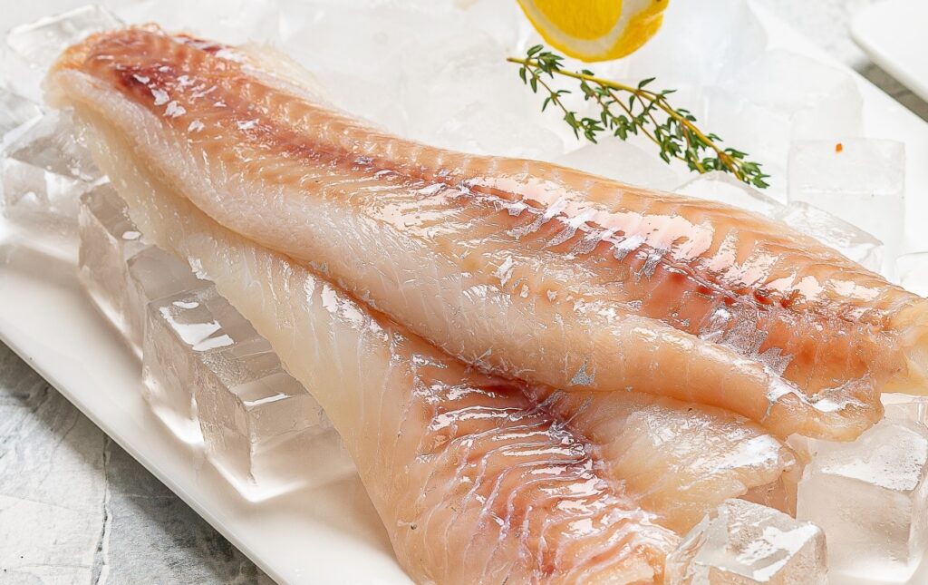 Рыбные ряды: оптовые цены на основные виды мороженной рыбы стали ниже к началу года