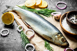 Рыбные ряды: снижаются оптовые цены на минтай, сельдь и пикшу