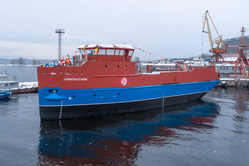 На пути к обновлению флота: еще один современный краболов спущен на воду в Петрозаводске