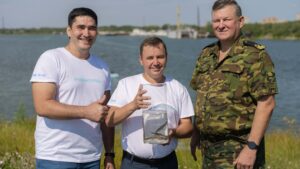 В Омске выпустили в Иртыш более 150 тысяч мальков осетра