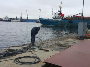 В Приморье ремонт морских рыбных причалов идет полным ходом