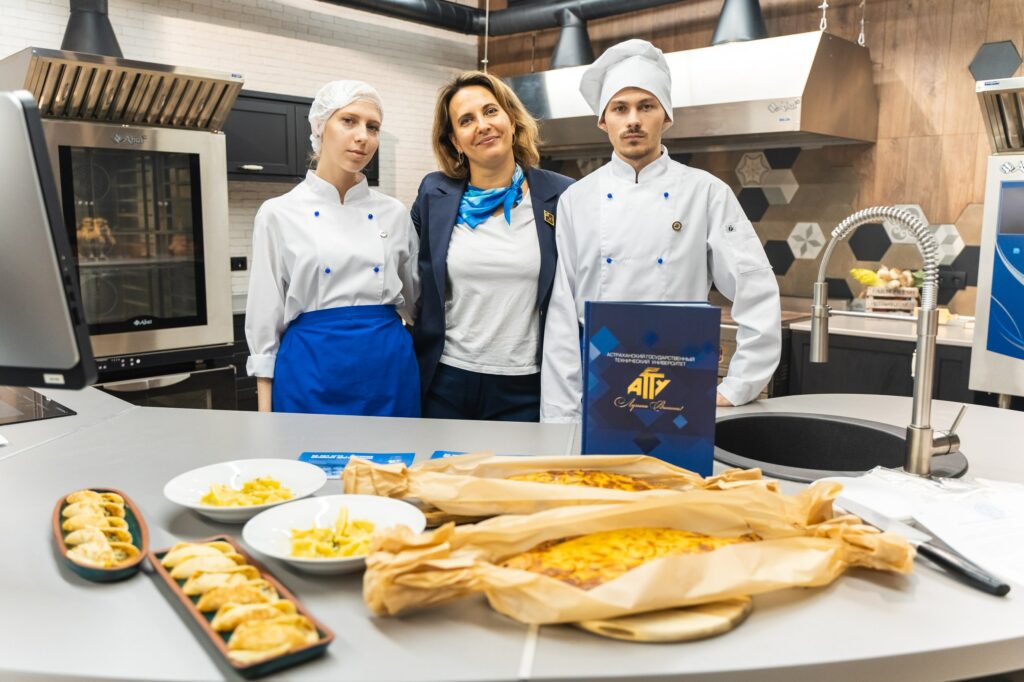 Студенты астраханского вуза Росрыболовства выиграли золотую медаль за рыбные блюда на Всероссийском конкурсе кулинарного и кондитерского мастерства