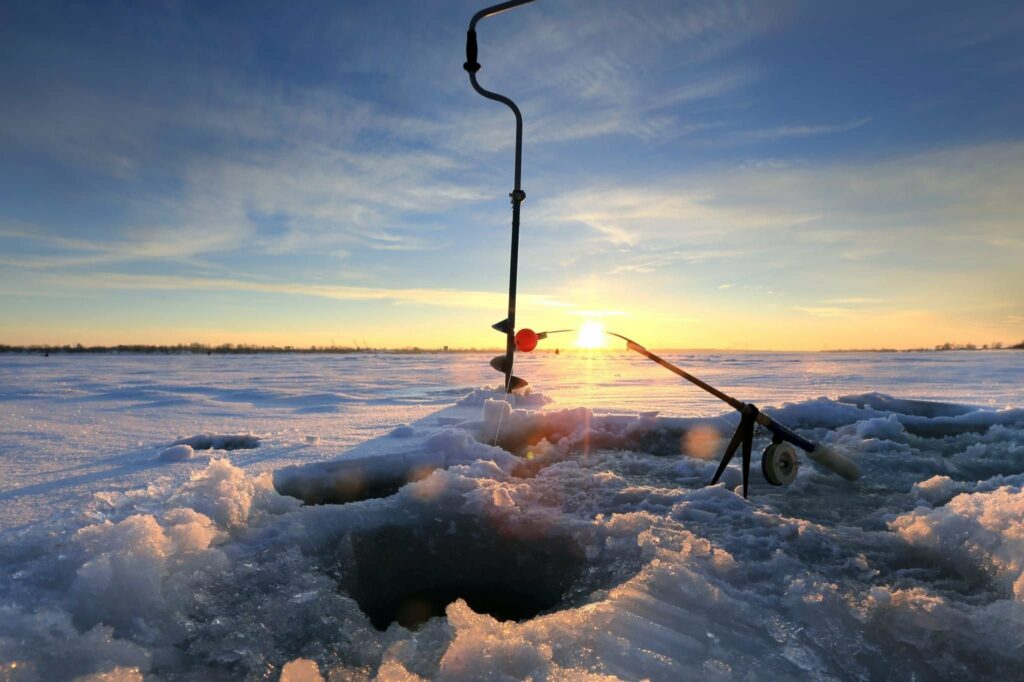 Росрыболовство напоминает о правилах безопасности при осуществлении зимней любительской рыбалки