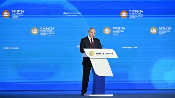 Президент России Владимир Путин на пленарном заседании ПМЭФ-2024 заявил о развитии и роли Севморпути