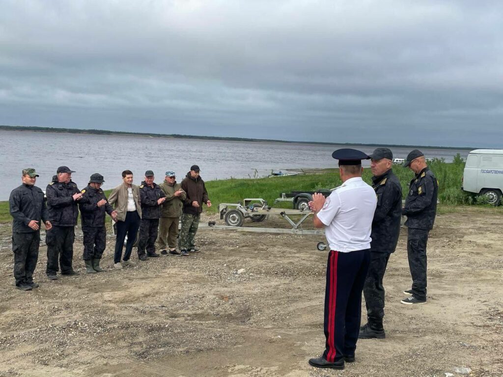 Руководитель Северо-Западного территориального управления и Министр внутренних дел по Республике Коми проверили посты контроля на реке Печора