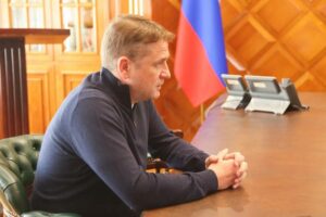 Руководитель Росрыболовства Илья Шестаков и губернатор Сахалинской области Валерий Лимаренко обсудили развитие рыбопромышленного комплекса региона