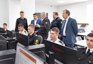 Илья Шестаков в ходе рабочей поездки посетил Санкт-Петербургский морской рыбопромышленный колледж и оценил результаты его модернизации