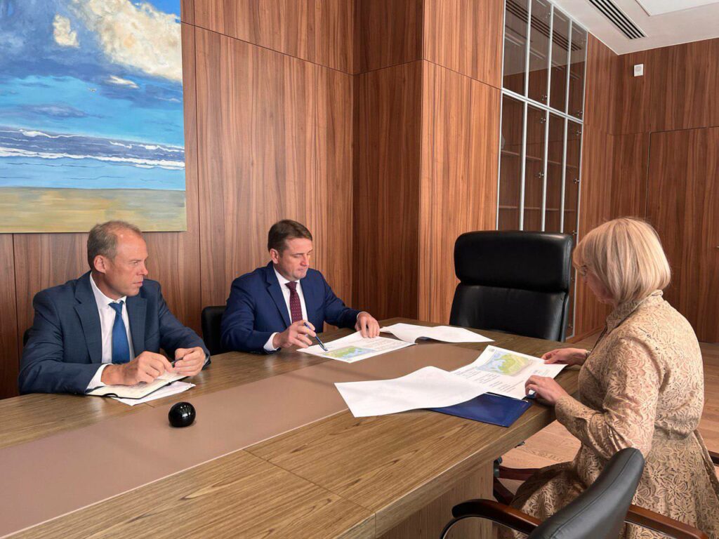 Руководитель Федерального агентства по рыболовству Илья Шестаков и врио губернатора Ненецкого автономного округа Ирина Гехт обсудили планы по устойчивому развитию рыбохозяйственного комплекса региона