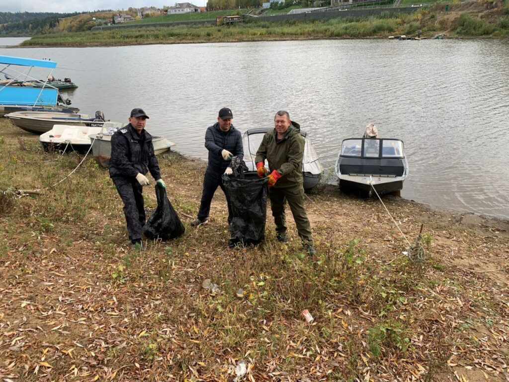 Сотрудники Кировской рыбоохраны приняли участие в акции «Зеленая Россия»