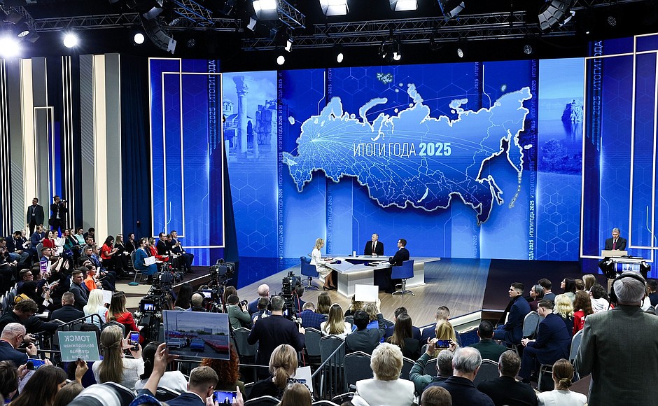 Рыбы на столе россиян не хватает, страна пока не дотягивается до норм в этой части, заявил Президент России Владимир Путин в рамках прямой линии