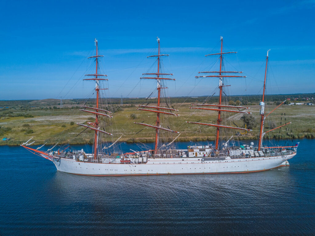 105 лет барку «Седов»: путь памяти и добрых дел