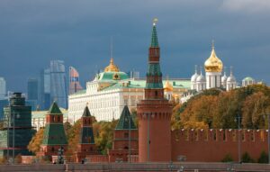 Президент России Владимир Путин подписал федеральный закон об иностранных инвестициях в организации, чья деятельность имеет стратегическое значение для обороны и безопасности государства