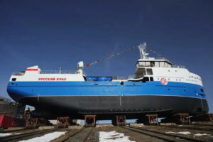 Российский рыбопромысловый флот усилит новое судно-краболов