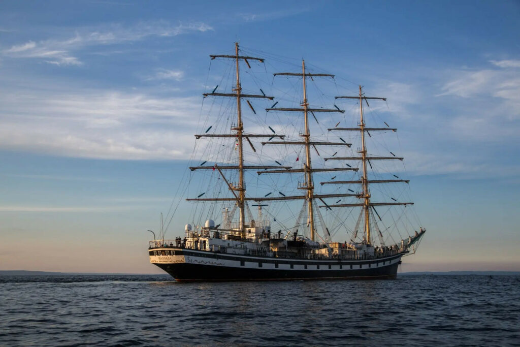 УПС «Паллада» держит курс на Далянь