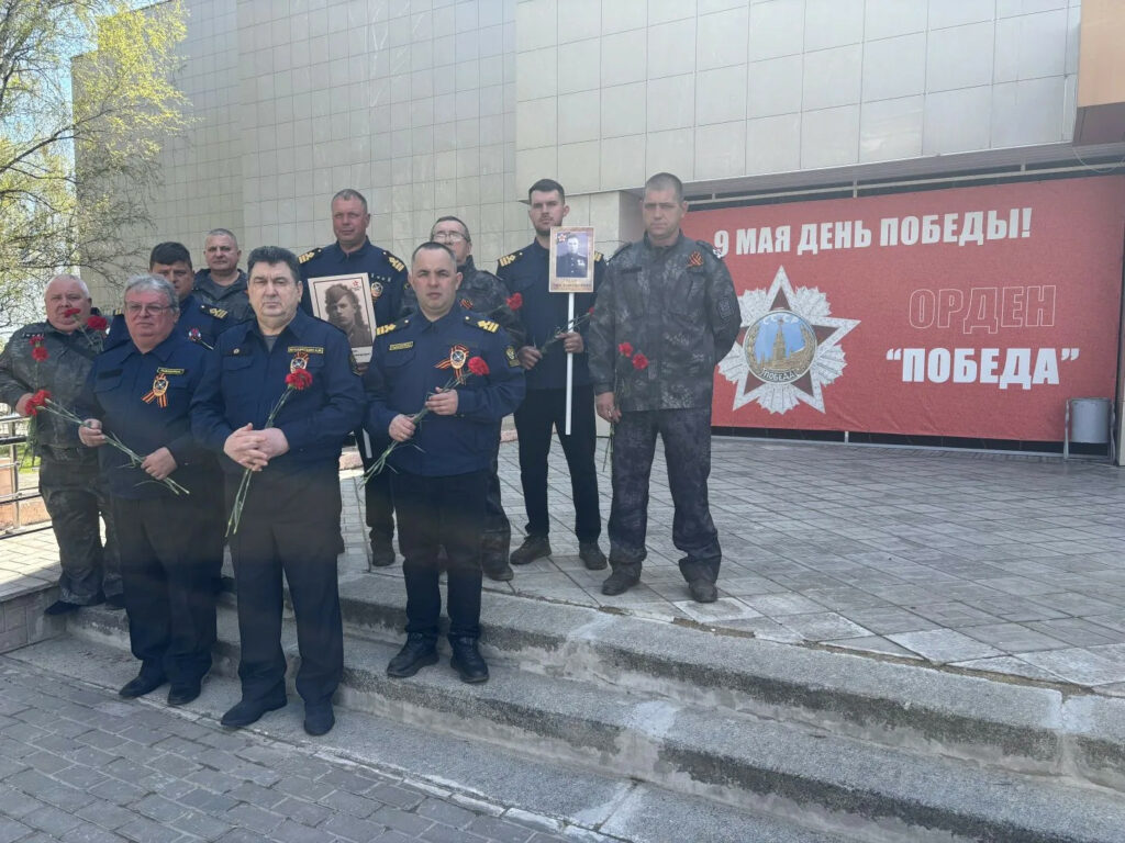 Ульяновская рыбоохрана возложили цветы к монументу воинской славы «Вечный огонь»