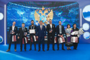 Выдающихся представителей рыбной отрасли наградили на полях Международного рыбопромышленного форума