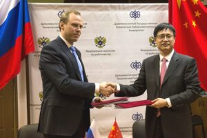 Россия и Китай проведут совместные исследования осетровых в пограничных водах реки Амур в 2017 году