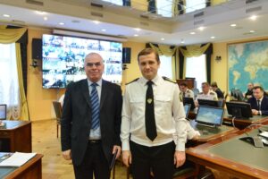 На оперативном совещании Илья Шестаков вручил ведомственные награды накануне профессионального праздника – Дня органов рыбоохраны (Москва, 5 апреля 2017 г.)