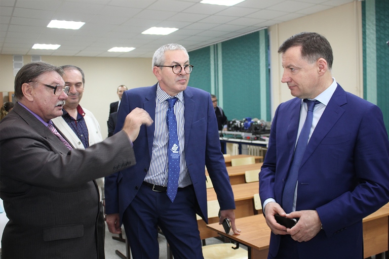 Петр Савчук в ходе рабочей поездки посетил Астраханский государственный технический университет