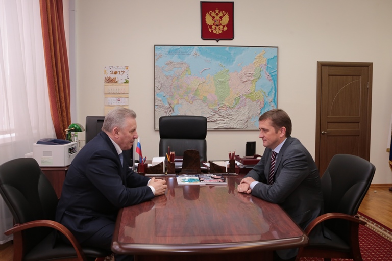 Илья Шестаков провел встречу с главой Хабаровского края
