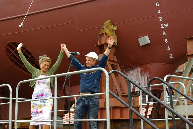 На заводе «Янтарь» спустили на воду третий траулер для камчатских рыбаков (Калининград, 15 июня 2018 г.)