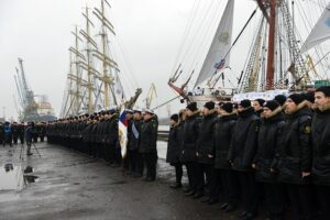 Проводы «Крузенштерна» и «Седова» в кругосветное плавание