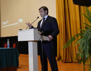 Илья Шестаков принял участие в работе Школы молодых ученых