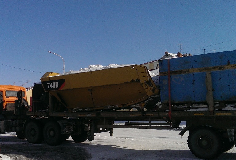 В Салехарде задержан грузовик с 3 тоннами ценной рыбы, спрятанной под снегом