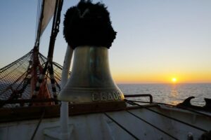 «Седов» спешит домой