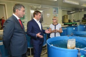 Руководитель Росрыболовства посетил лаборатории ВНИРО и пообщался с сотрудниками