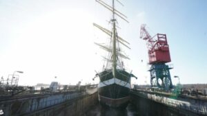 Продолжается ремонт учебных парусников Росрыболовства