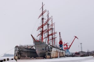 Знаменитому паруснику «Седов» возвращают белый цвет