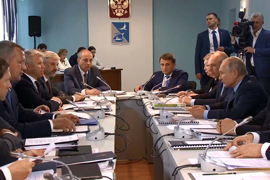 Вопросы развития рыбной отрасли Астраханской области подняты на выездном совещании у Президента России
