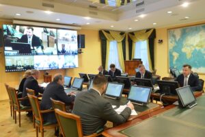 К середине января в Охотском море добыто 100 тыс. тонн минтая и сельди