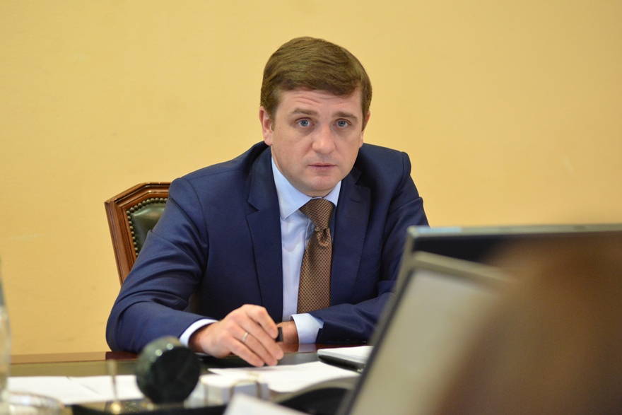 Илья Шестаков обсудил с капитанами судов действие новых мер регулирования рыболовства и обстановку на промысле