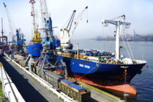 Нацрыбресурс и Владивостокский морской рыбный порт подписали договор аренды причалов