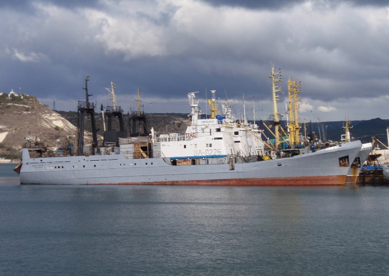 Первое российское судно приступило к промыслу хамсы у берегов Абхазии
