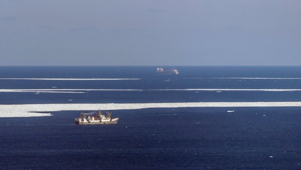 О порядке пересечения границы российскими рыбопромысловыми судами при промысле в Охотском море