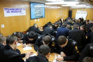 На «Крузенштерне» написали «Тотальный диктант» (Балтийское море, 16 апреля 2016 г.)