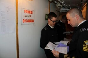На «Крузенштерне» курсанты сдали экзамены на первую рабочую специальность матроса (Балтийское море, 15 апреля 2016 г.)