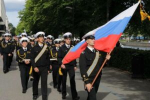 «Крузенштерн» принял участие в параде экипажей в Турку (Финляндия, 22 июля 2017 г.)