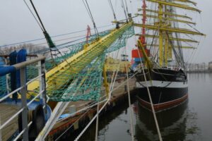 Парусник Росрыболовства «Крузенштерн» проводили в 119-й рейс