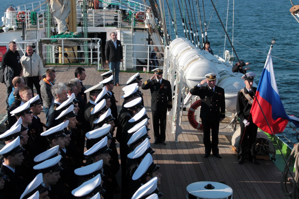 День Победы: На барке «Крузенштерн» в Северном море отметили всенародный праздник