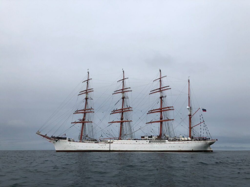 Учебное парусное судно «Седов» зашло на Камчатку