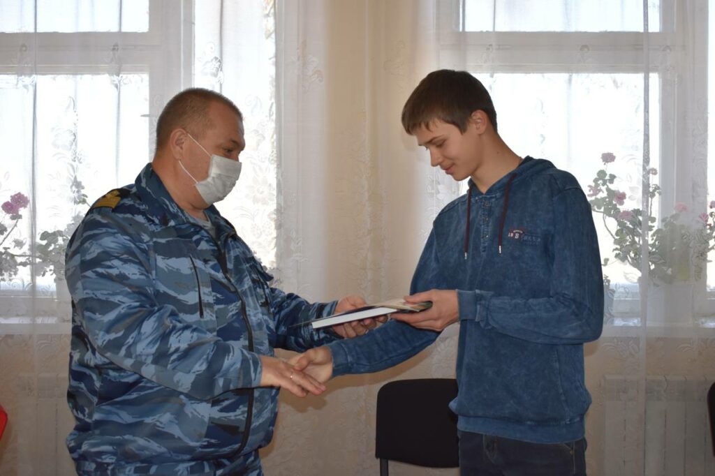 Школьники Суровикинского района Волгоградской области спасли молодь рыбы от гибели